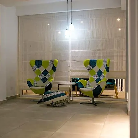 מלון דירות Marica's Boutique 3*