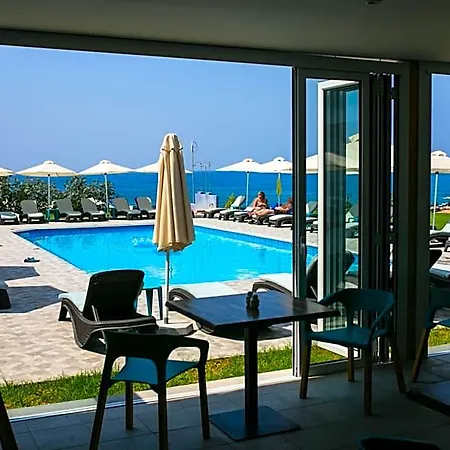 Marica's Boutique מלון דירות 3*
