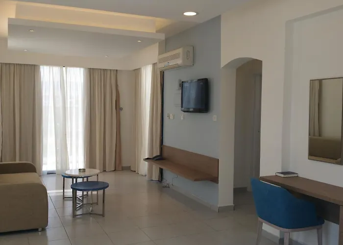 Marica's Boutique 3*